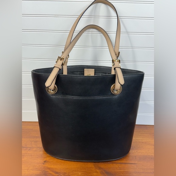 Michael Kors black & tan jetset shoulder tote bag purse. - Picture 4 of 15